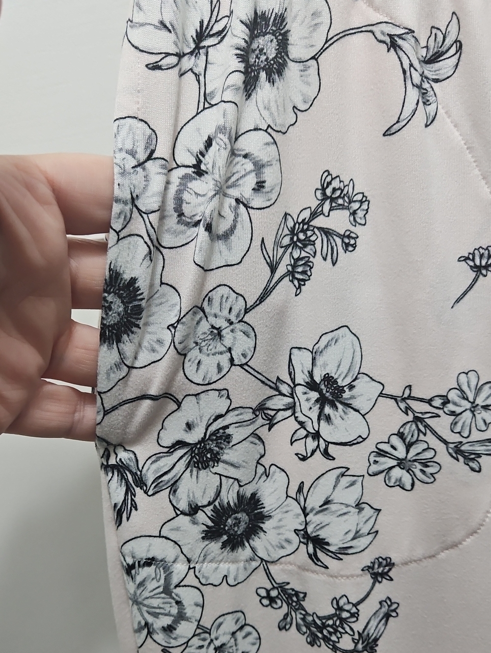 Flora Nikrooz Pale Pink Soft  Pajama Set with Black Floral Sketch - Picture 10 of 14